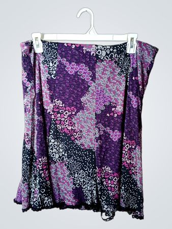 Lila Blumenmuster Rock