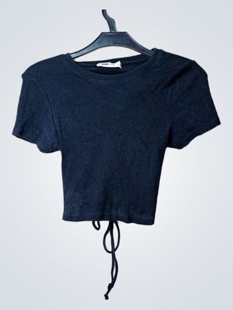 Schwarzes geripptes Crop Top mit Kordelzug und Schnürung im Rücken