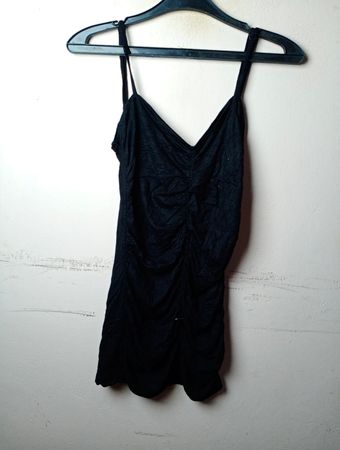 IO-O Schwarzes Raffung Cami Kleid