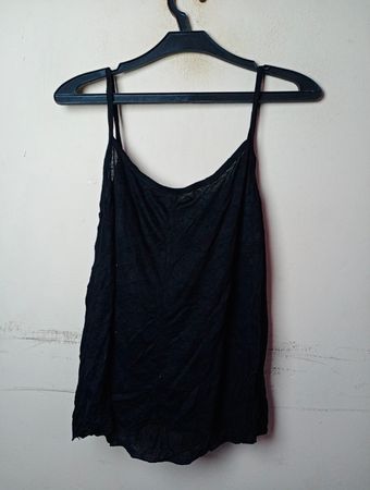 Schwarzes Spaghetti-Top