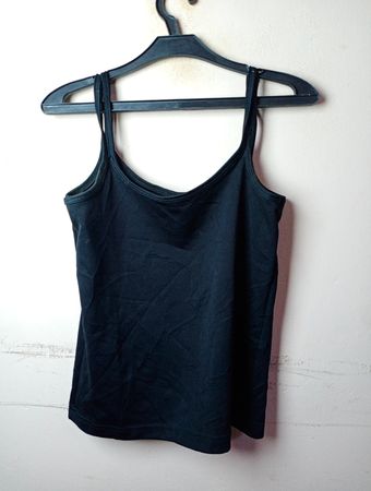 Schwarzes Tanktop