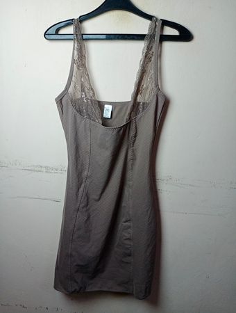 GINA BENOTTI Damen Braunes Spitzenbesatz Unterkleid