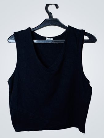 Pinkie Black Ärmelloses V-Ausschnitt Cropped Top