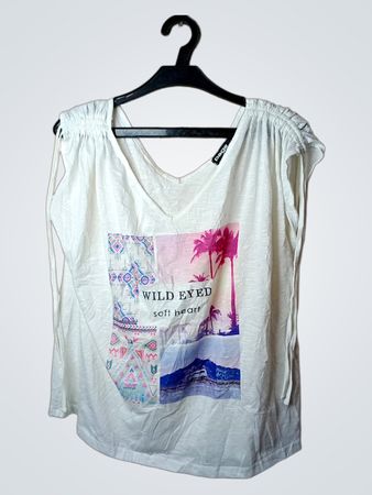 Weißes T-Shirt mit Grafik "WILD EYED soft heart