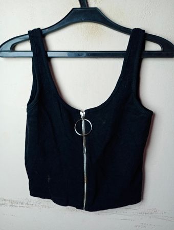 Schwarzes geripptes Tanktop mit Reißverschluss