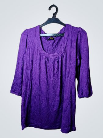 Bella Donna Gold Damen tragen lila Oberteil