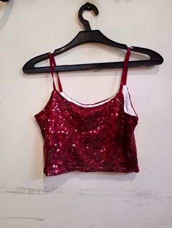 Rotes Pailletten-Cami-Top