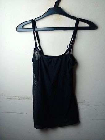 Schwarzes, transparentes Trägershirt mit verstellbaren Trägern
