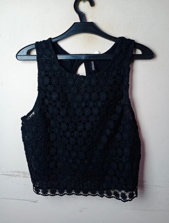 Divided H&M schwarzes Spitzen-Crop-Top