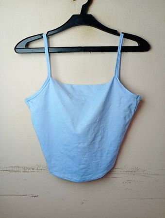 Hellblaues Spaghetti-Top