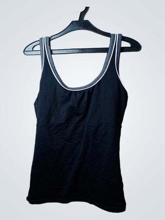 Schwarzes Tanktop mit grauem und weißem Besatz