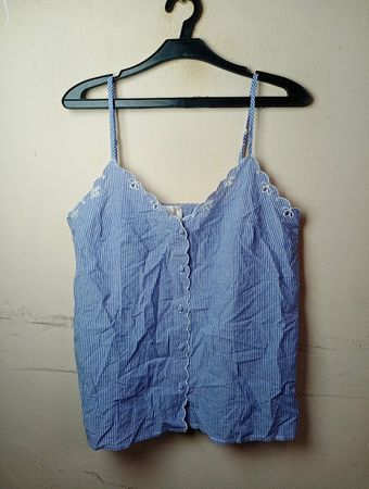 Grace & Mila Blau Gestreiftes Cami-Top