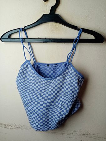 Blau-weiß kariertes Crop Top