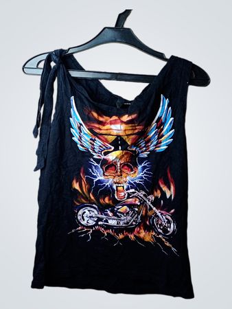 Schwarzes ärmelloses Tank-Top mit Schädel- und Motorradgrafik