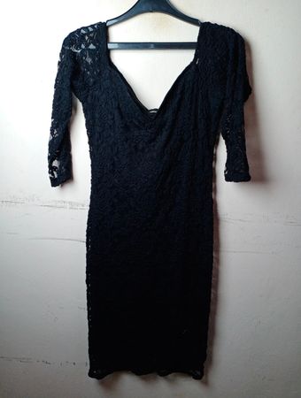ASOS schwarzes Spitzen-Midi-Kleid
