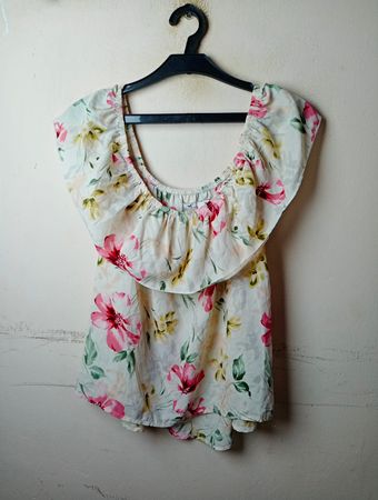 Hollister Floral Off-the-Shoulder Top