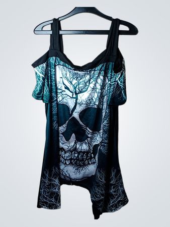 Schwarzes Kleid mit Totenkopf- und Baumdruck