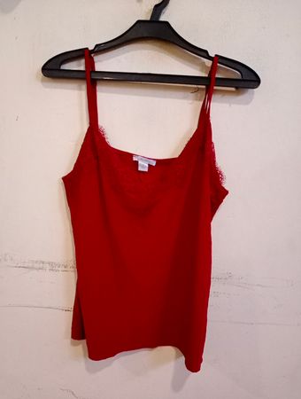AMISU Rote Spitzenbesatz Cami Top