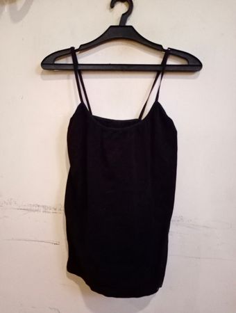 Schwarzes Spaghetti-Träger Tanktop