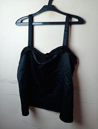 Hopfluer après-midi schwarze Spaghetti-Top