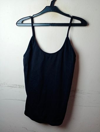 Schwarzes Spaghetti-Träger Tanktop