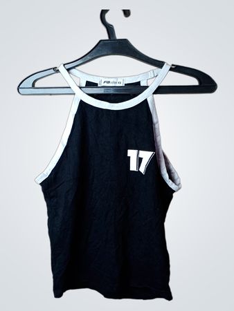 FB Sister Schwarzes Tanktop mit "17" Grafik