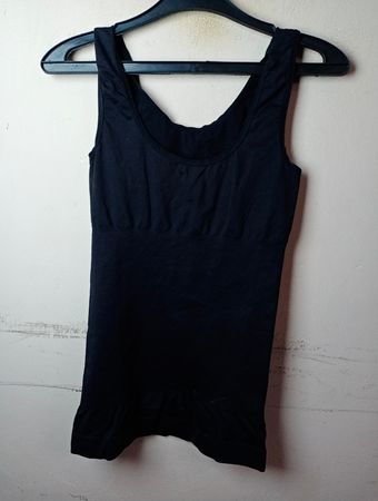 Schwarzes Tanktop