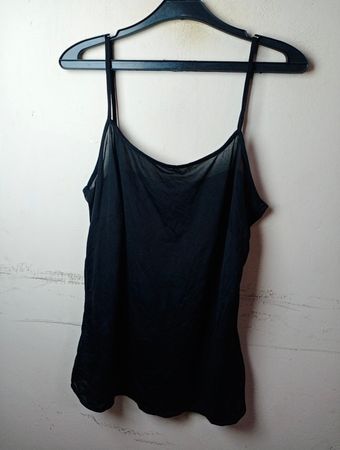 Schwarzes Trägershirt