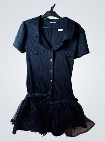 Schwarzes Kleid mit Tüllrock