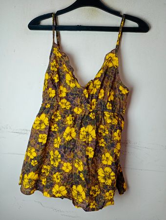 EIGHT 2 NINE Floral Print Smocked Camisole