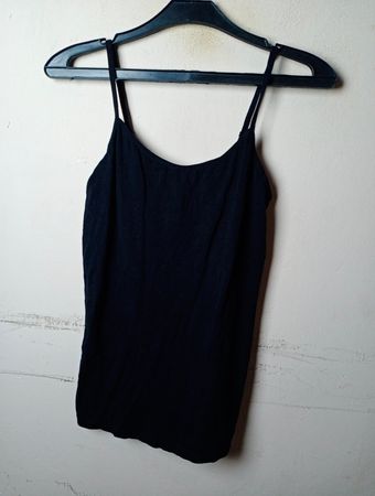 Schwarzes Top