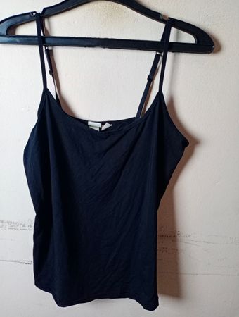 Schwarzes Top