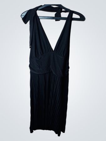 Schwarzes Neckholder-Maxikleid