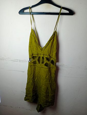 Olivegrüner Cut-out-Overall