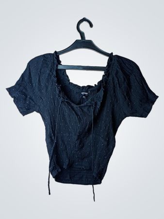 LOCKHOUS Schwarzes Rüschenshirt mit quadratischem Ausschnitt