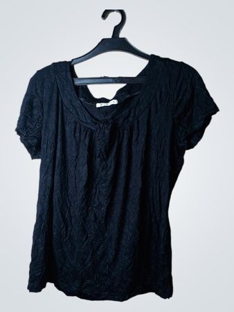 GEGIGE Schwarzes T-Shirt