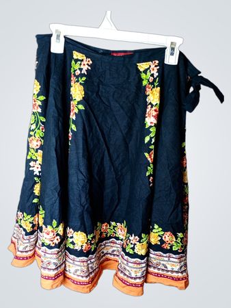 Influence Floral Wrap Rock
