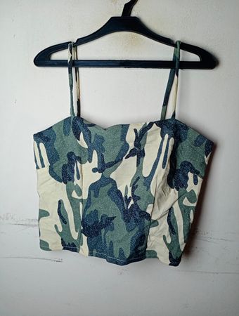 Camouflage-Druck-Crop-Top