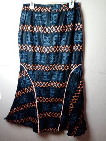 Maxi-Rock mit geometrischem Druck
