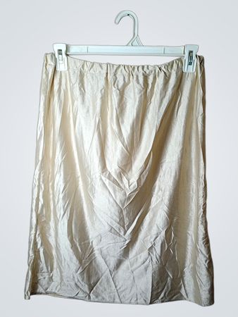Cream Slip Rock