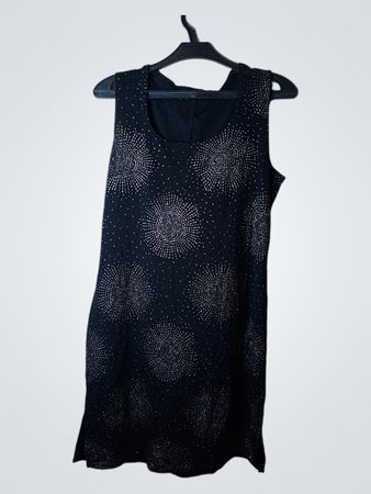 Schwarzes ärmelloses Kleid mit Sonnenstrahlenmuster