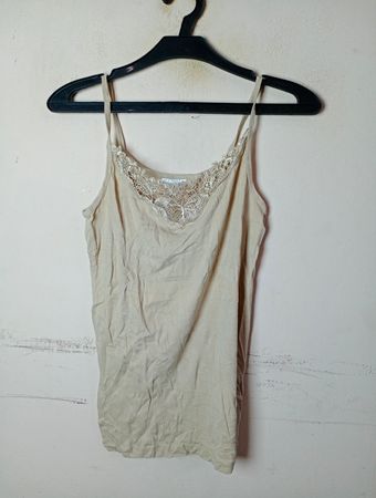 Beige Trägertop mit Spitze