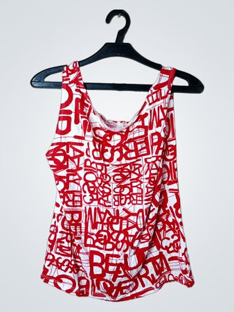 Weißes und rotes grafisches Tanktop
