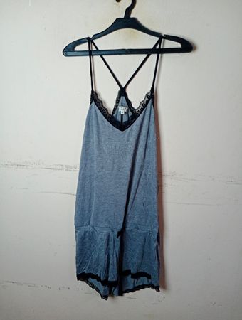 FÜR MICH. LOVE M graue Spitzenbesatz-Cami