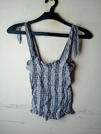 Geteiltes Smocked Cami-Top