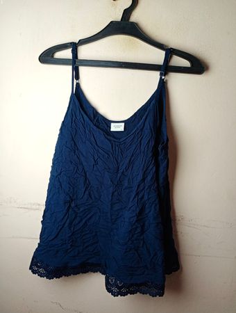 JACQUELINE de YONG Camisole mit blauer Spitze