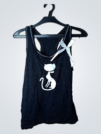 Schwarzes Tanktop mit weißem Katzenmotiv und Schleife