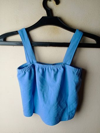 PRETTY BODY Blue Crop Top