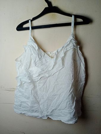 H&M Cami Top Weißes Lochmuster