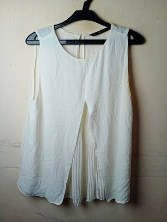 Zara Trafulus White Ärmelloses Faltentop